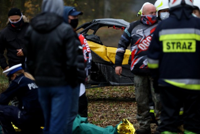 Zdarzenie z udziałem kierowcy i pasażera quada w lesie w Żerominie (powiat łódzki wschodni) 21.11.2020