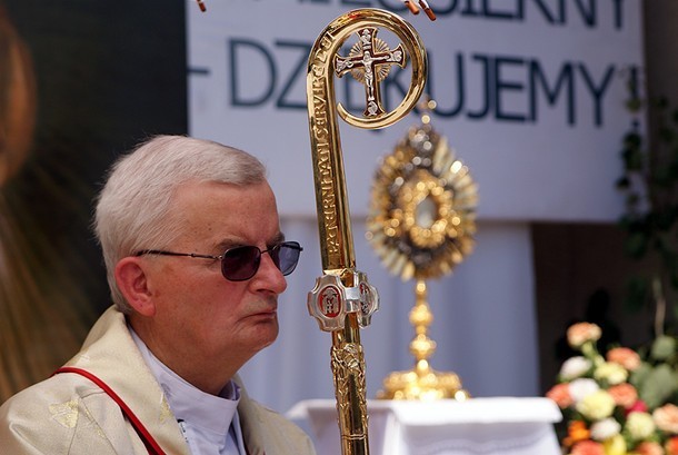 Biskup pomocniczy na emeryturze