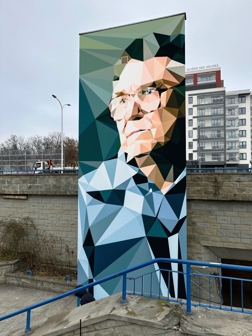 Mural Zdzisława Beksińskiego powstanie w Warszawie? Grafikę zgłoszono w ramach budżetu obywatelskiego. Tak miałaby wyglądać 