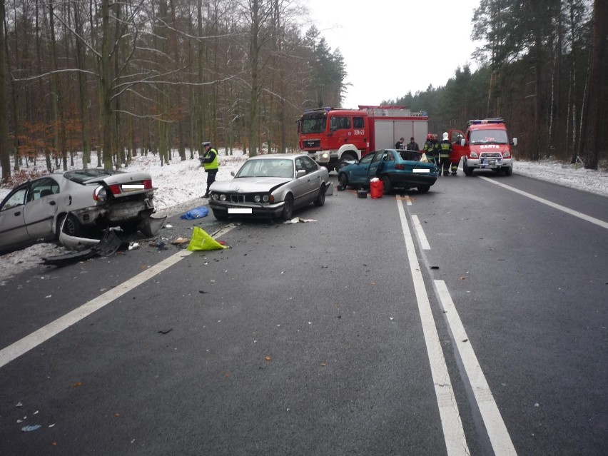 Wypadek w Nagladach. Odblokowano drogę krajową nr 16 między Olsztynem a Ostródą [ZDJĘCIA]