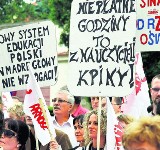 DZ: Nauczyciele w woj. śląskim dostaną podwyżki. Ucierpią na tym budżety gmin [SONDA]