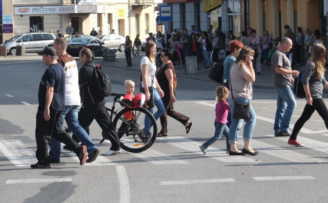 Ruch w Śródmieściu we Włocławku ma się zmienić. Mieszkańcy mogą wypełniać ankietę na ten temat