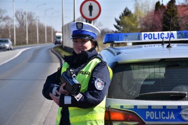 45-latek nie mógł jeździć, a mimo to wsiadł za kierownicę. Teraz bez samochodu będzie musiał obejść się dłużej.