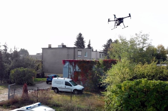 Przez 30 dni - od teraz do 13 grudnia - nad naszymi głowami może pojawić się dron. Jego zadaniem jest badanie jakości powietrza. Dron ma wspomóc prace Eko Patrolu straży miejskiej.