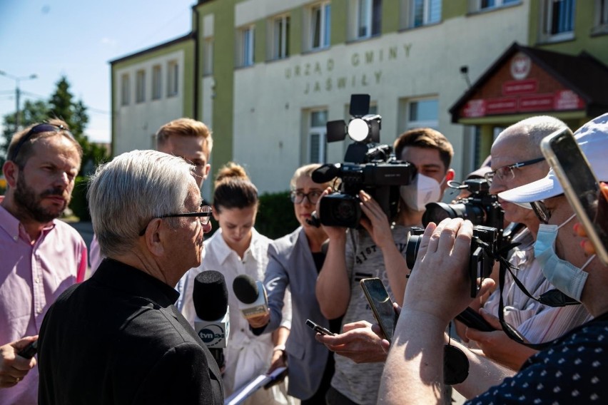 Arcybiskup senior Sławoj Leszek Głódź, sołtys Piasek,...