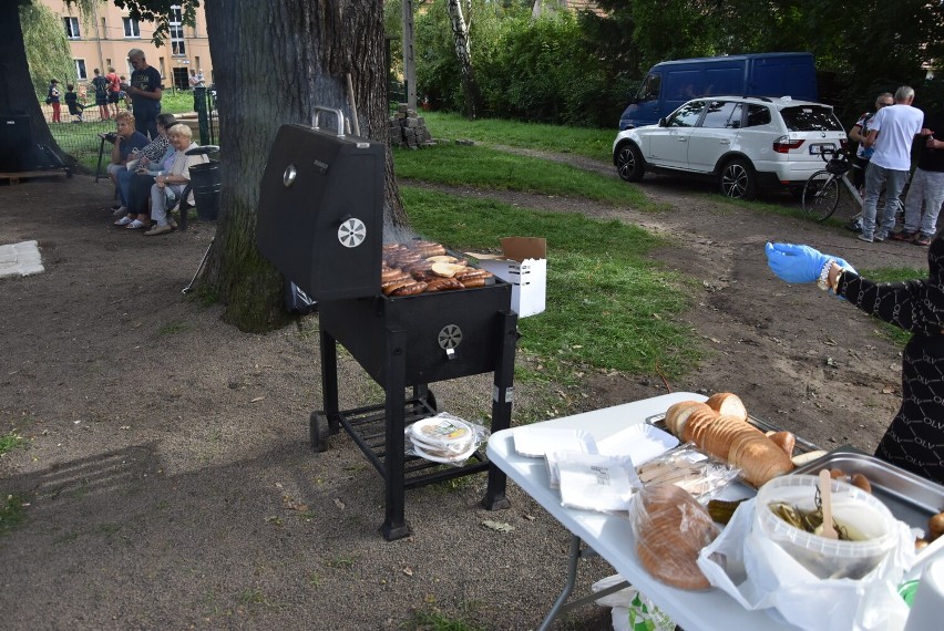 Mieszkańcy wybudowali boisko do gry w bule