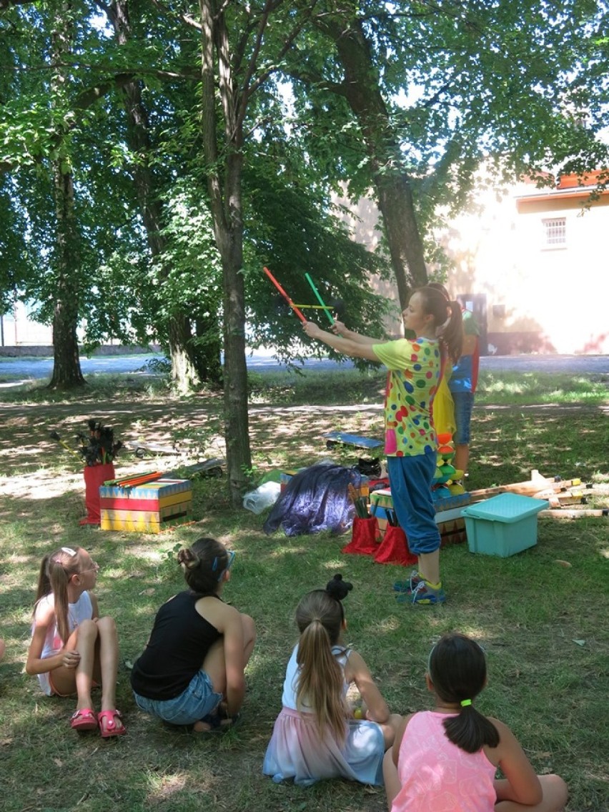 Cyrkowe szaleństwo w Ośrodku Kultury w Zawidowie. Świetna zabawa dla dzieci! [GALERIA]