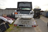 Policjanci zlikwidowali dziuplę samochodową w gminie Mogilno. Były tam trzy mercedesy i wiele podzespołów samochodowych