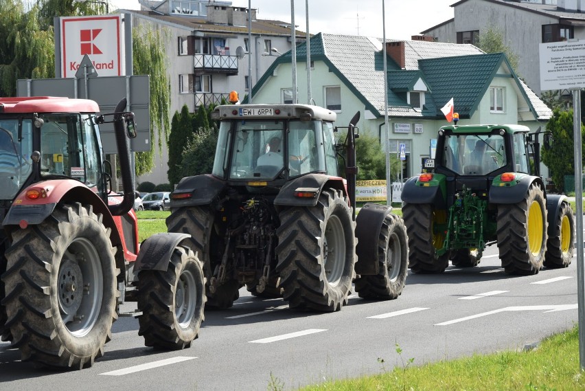 Rolnicy protestowali w Wieluniu przeciwko "piątce dla...