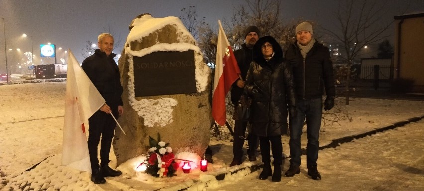 Lublinieccy radni i opozycjoniści oddali hołd ofiarom stanu wojennego 