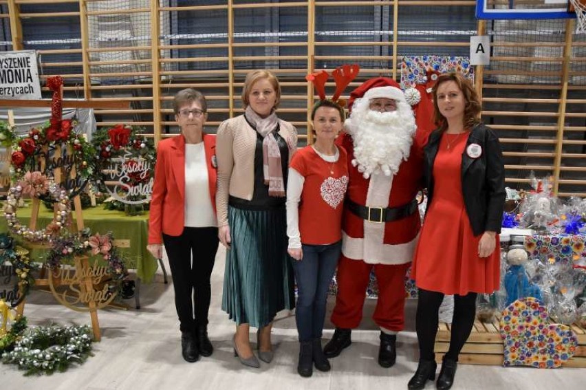 Nowe Skalmierzyce. Kiermasz Bożonarodzeniowy z organizacjami pozarządowymi