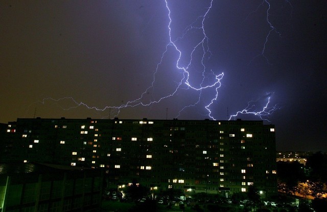 Dziś w Olsztynie temperatura osiągnie maksymalnie 22 stopnie Celsjusza. Przez cały dzień zachmurzenie w regionie będzie bardzo duże (chmury na 90 proc. nieba). Ciśnienie w granicach 1018 hPa, biomet niekorzystny.

Zobacz też: Ostróda Reggae Festival 2013: Luciano i Bednarek na scenie [Zdjęcia część 2.]