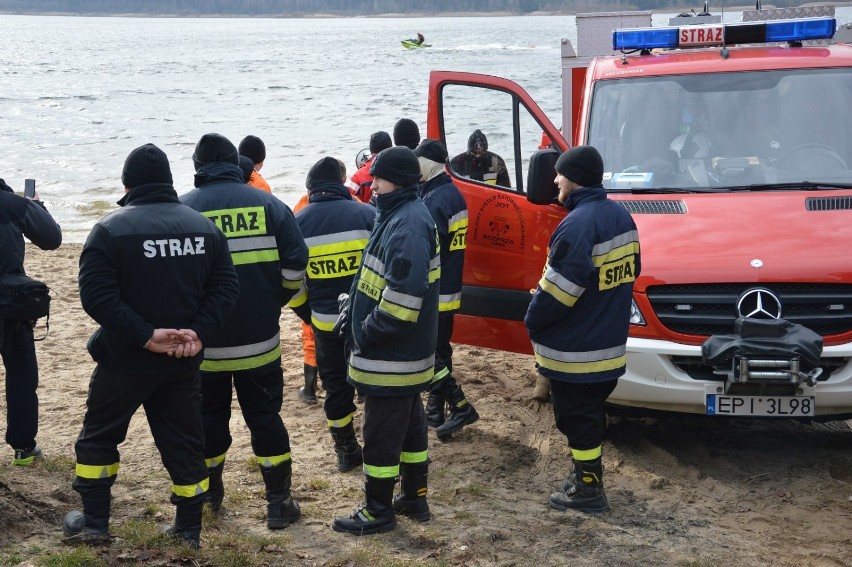 Pokazy ratownicze na Zalewie Cieszanowickim 16 02 2020