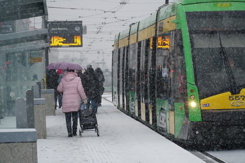 Spodziewane są opady deszczu ze śniegiem i śniegu.