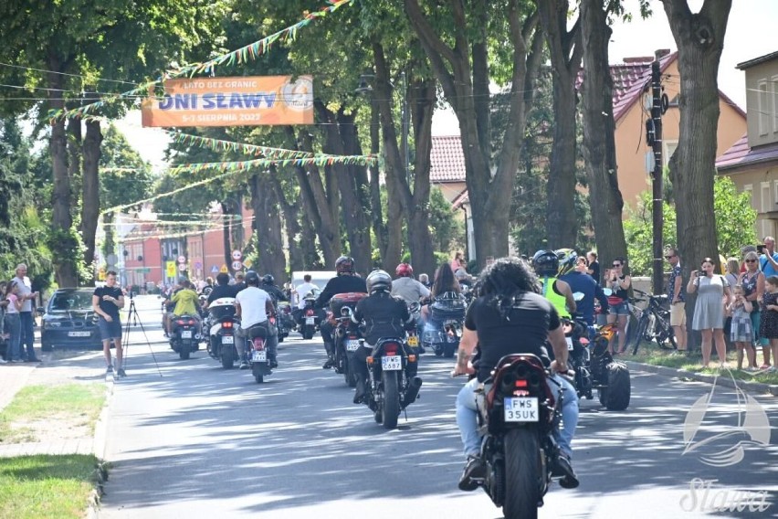 Korowód organizowany jest z okazji Dni Sławy