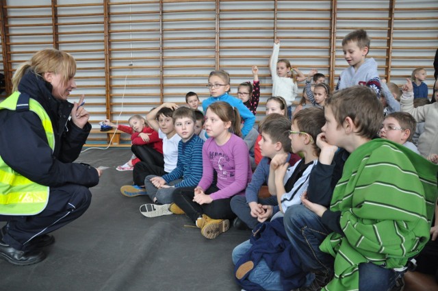 Policjanci odwiedzili dziś Szkołę Podstawową nr 8