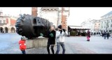 "Happy" Pharrella Williamsa po krakowsku. "Krakow is also happy!" [VIDEO]