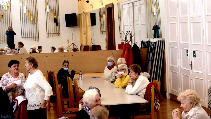 W obiektywie Jana Balewskiego: na spotkaniu w Domu Kultury Kolejarza stargardzcy emeryci zapoznali się z ofertą AquaStar dla seniorów