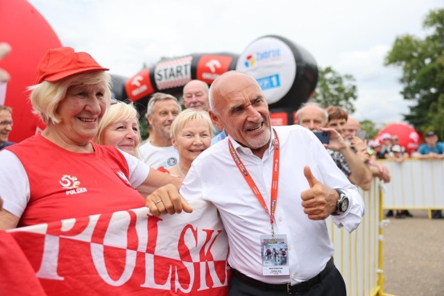 Na starcie ostatniego etapu Tour de Pologne 2023 w Zabrzu zgromadziło się wielu kibiców, którzy dopingowali kolarzy.