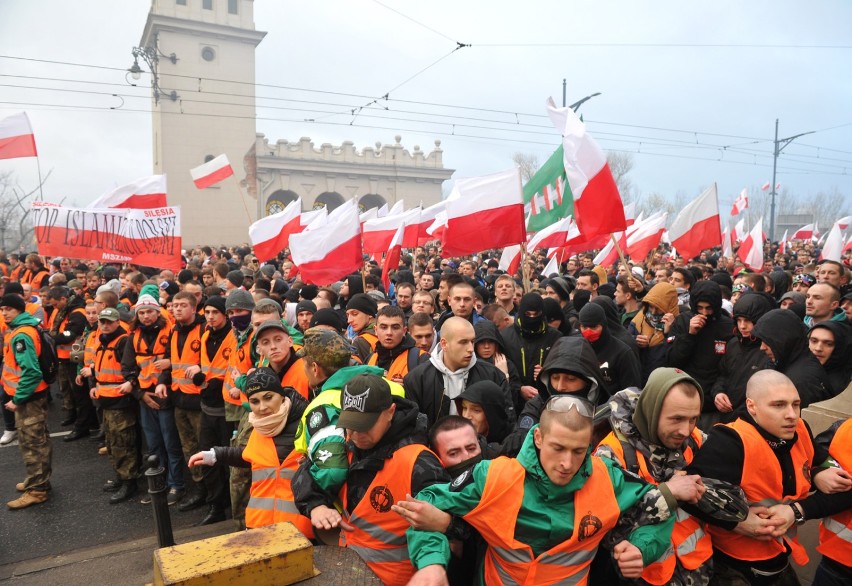 Marsz Niepodległości 2016 w Warszawie. Trasa marszów na 11...