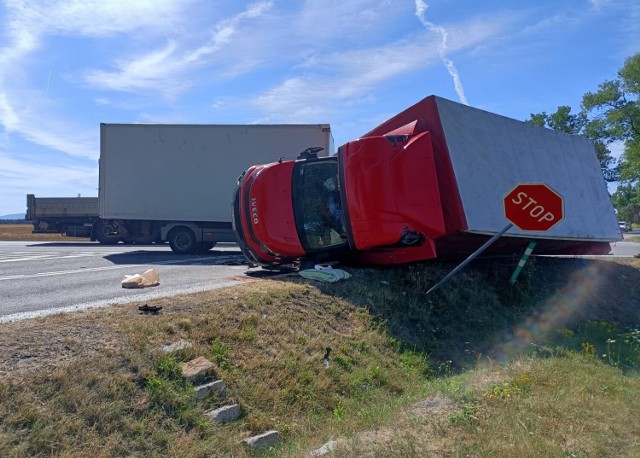 Groźny wypadek na DK5 w okolicach Mielęcina i skrzyżowania z tzw. łącznikiem autostradowym