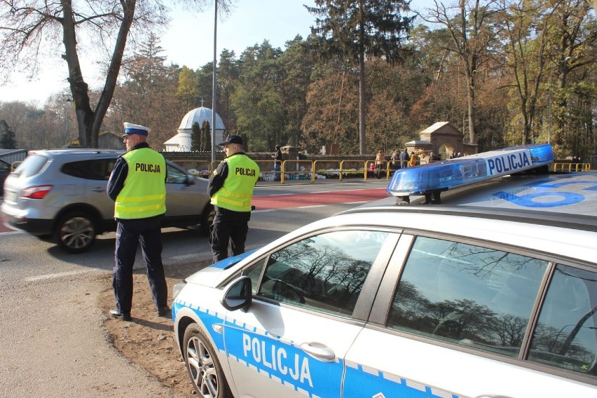 Potrącenie 72-latki na przejściu dla pieszych w Lipnie. Poszkodowana miała pół promila
