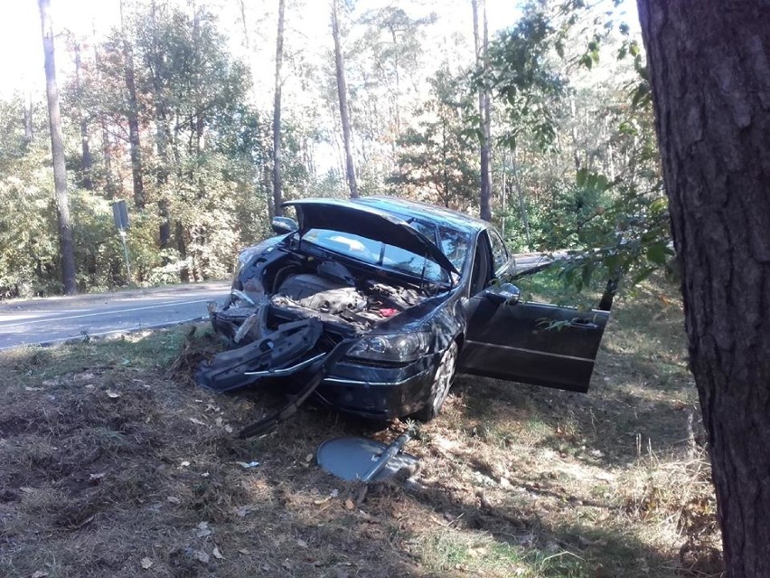 Wypadek pod Bukowcem. Zderzyły się dwa samochody