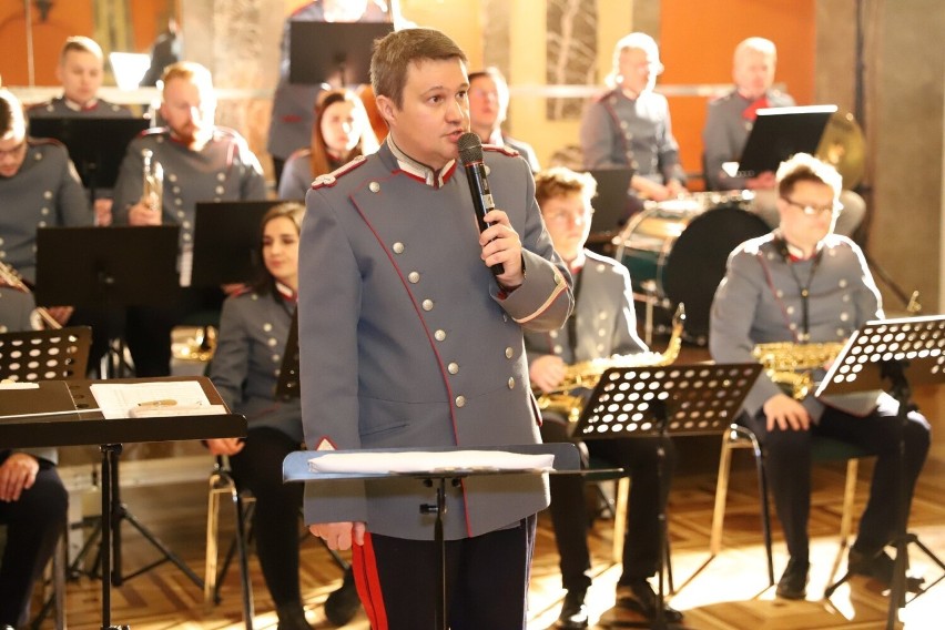 Koncert w Narodowy Dzień Pamięci Żołnierzy Wyklętych w Kielcach. Zagrała Marszałkowska Orkiestra Dęta