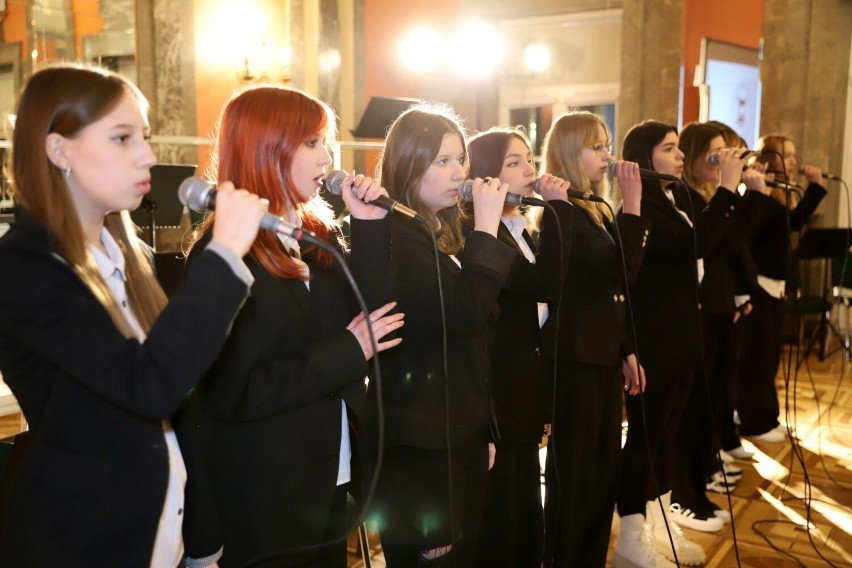 Koncert w Narodowy Dzień Pamięci Żołnierzy Wyklętych w Kielcach. Zagrała Marszałkowska Orkiestra Dęta