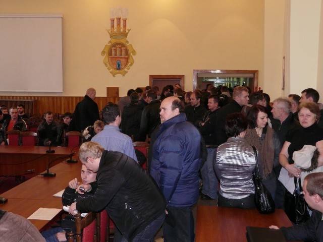 Tłumy pojawiły się w Urzędzie miasta na spotkaniu z przedstawicielami Manuli Hydraulics