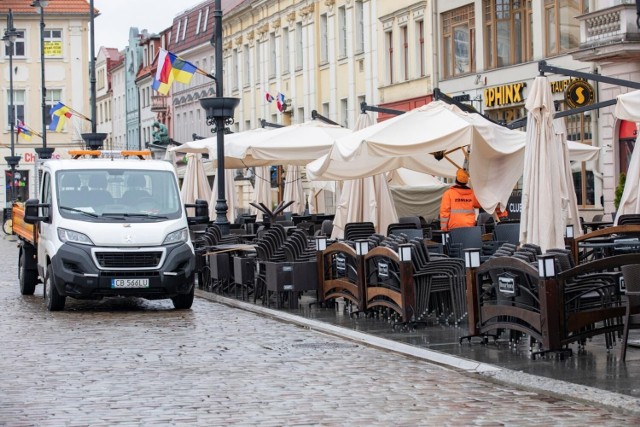 Pierwsze ogródki letnie już zostały rozstawione na bydgoskim Starym Rynku.