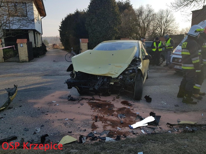 Czołowe zderzenie w Zajączkach Pierwszych ZDJĘCIA