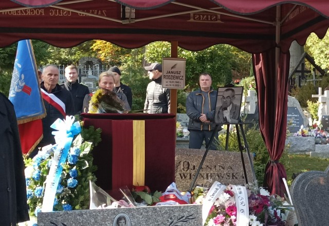 Ceremonia pogrzebowa odbyła się na cmentarzu w Szklarskiej Porębie