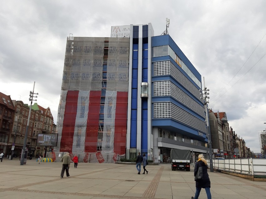 Skarbek w Katowicach. Na ostatnim piętrze Domu Handlowego...