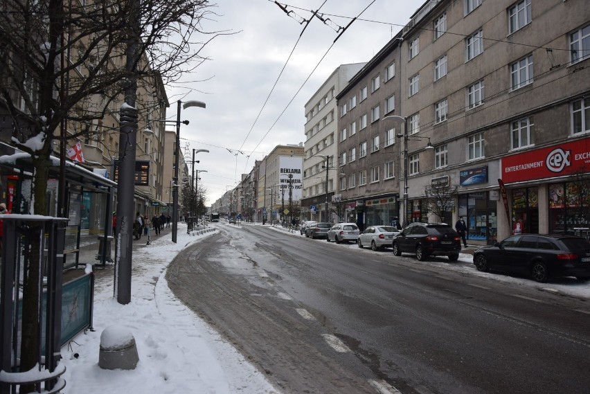 Nadchodzą kolejne zimne dni. Możemy spodziewać się opadów. Czy miasto radzi sobie z odśnieżaniem?