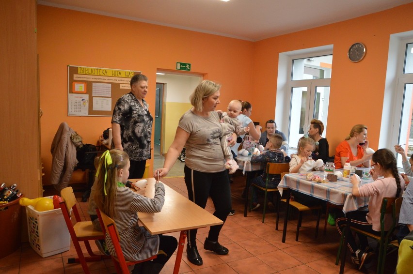 Gmina Miastko. W Słosinku rodzice spędzają czas z dziećmi (FOTO)