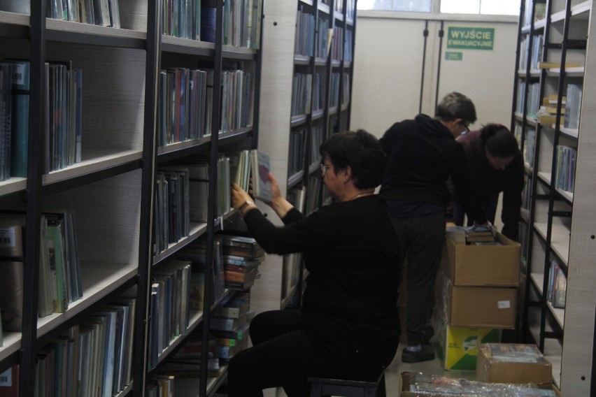 Biblioteka w Środzie Wielkopolskiej prosi o zwrot wypożyczonych książek na czas przeprowadzki