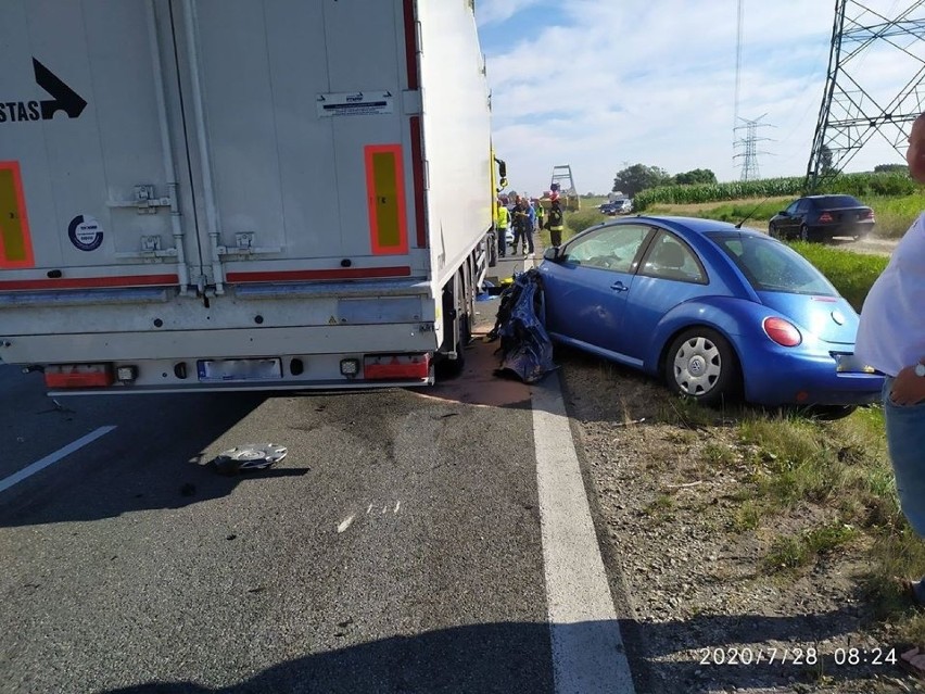 Wojnicz. Wypadek na obwodnicy. Zderzyły się dwie ciężarówki i osobowy volkswagen