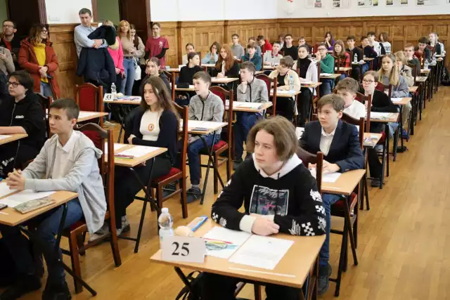 Wojewódzki Finał XIX Olimpiady Matematycznej Juniorów w Pleszewie. Najzdolniejsi młodzi matematycy zjechali do Pleszewa