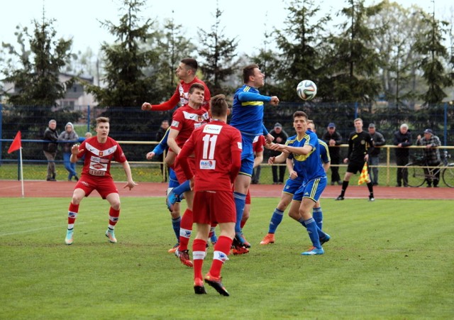 W meczu 23. kolejki III ligi Start Warlubie przegrał z Wdą Świecie 0:1 (0:0). Gola w 74. min. z rzutu karnego strzelił Adam Cieśliński.