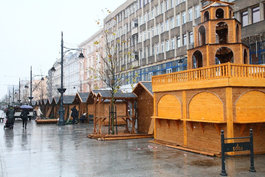 Jarmark świąteczny na Piotrkowskiej w Łodzi