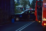 Wypadek na Szadkowskiej. BMW uderzyło w wiadukt [zdjęcia]