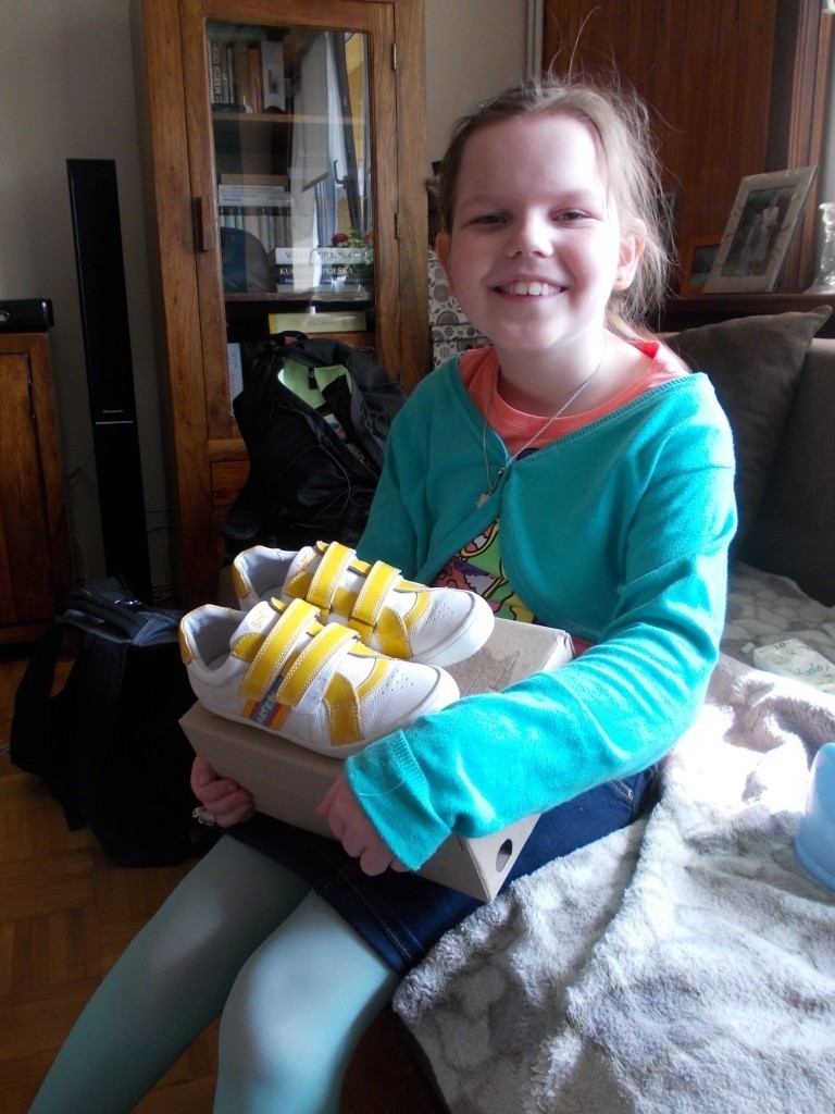 Wieluń: Wolontariuszki z Kanady przywiozły prezenty dla 10-letniej Mai