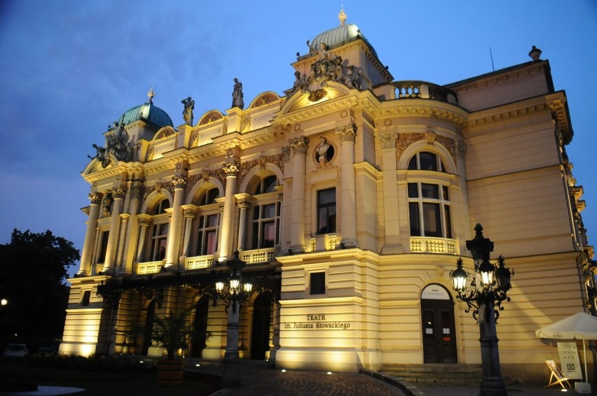 Idźże do teatru!

Czego jak czego, ale teatrów w Krakowie...