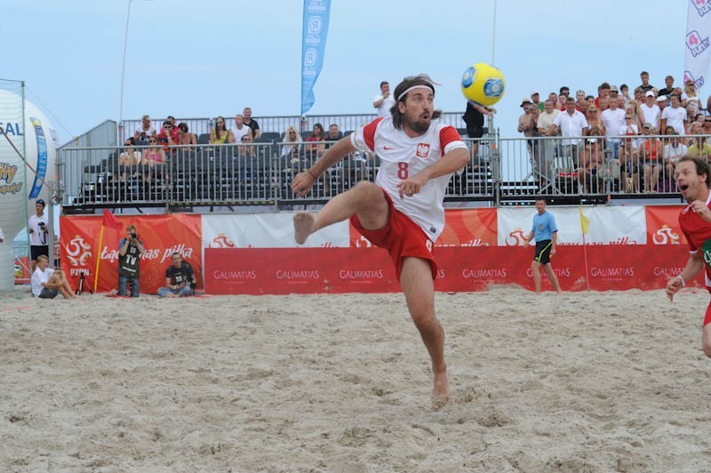 Beach soccer w Ustce: Mecz gwiazd w czasie finałów