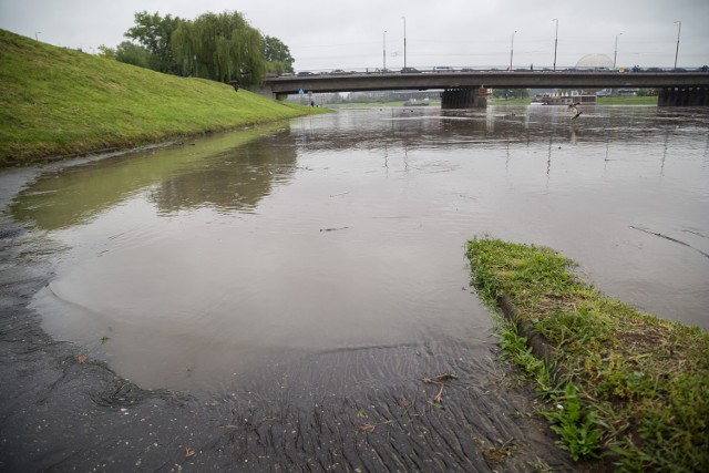 Powódź Małopolska 2014: stany alarmowe na rzekach [AKTUALIZACJA]