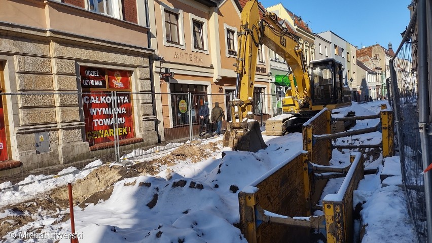 Kościan. Atak zimy przerwał prace na Rynku i ul. Wrocławskiej