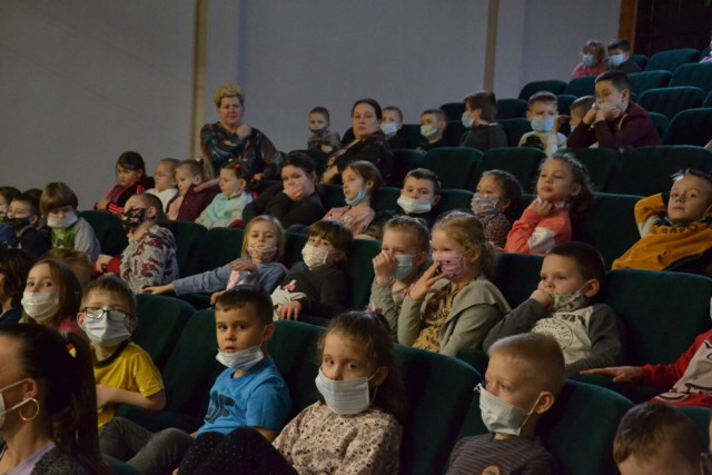 Ośrodek Kultury Gminy Kikół po raz kolejny zorganizował audycję muzyczną dla najmłodszych, podczas której wystąpili muzycy z Toruńskiej Orkiestry Symfonicznej.