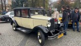 Zlot Auto Classic II Klubu Weterani Szos Radomsko i parada klasyków ulicami miasta. FILM, ZDJĘCIA