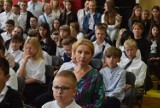 Rozpoczęcie roku szkolnego w SP 1 w Ostrołęce. Zobaczcie zdjęcia z 1.09.2022